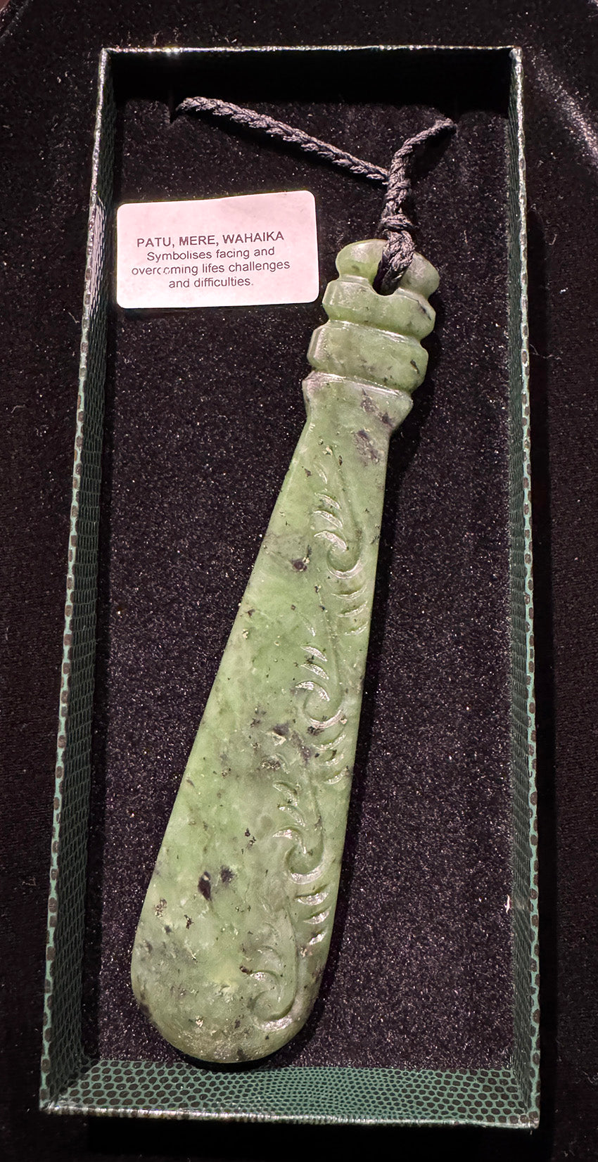 NZ Pounamu Mere(which comes boxed)